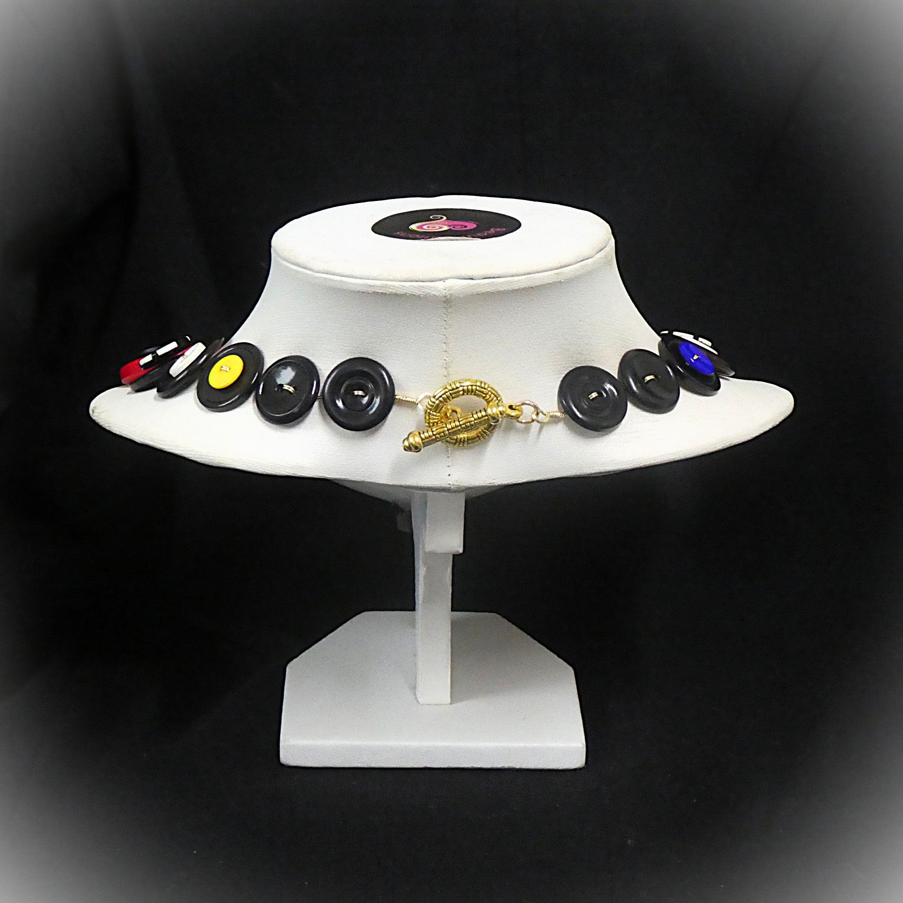 Button necklace - A Spot of Colour
