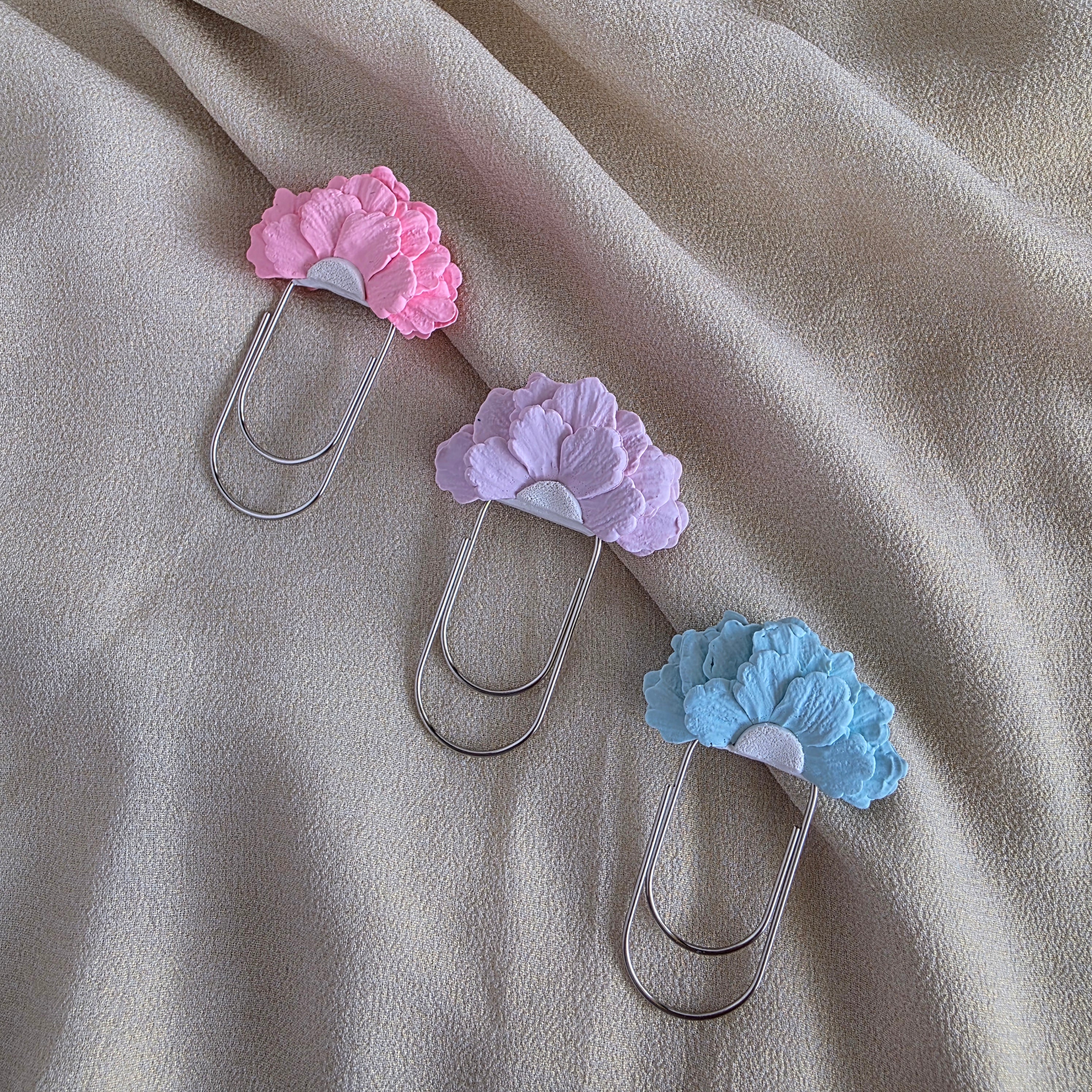 Page Petals Handmade Floral Bookmark | Oversized Flower Paper Clip Bookmark | Cute Book Lover Gift | Teacher Gift | Reading Accessory