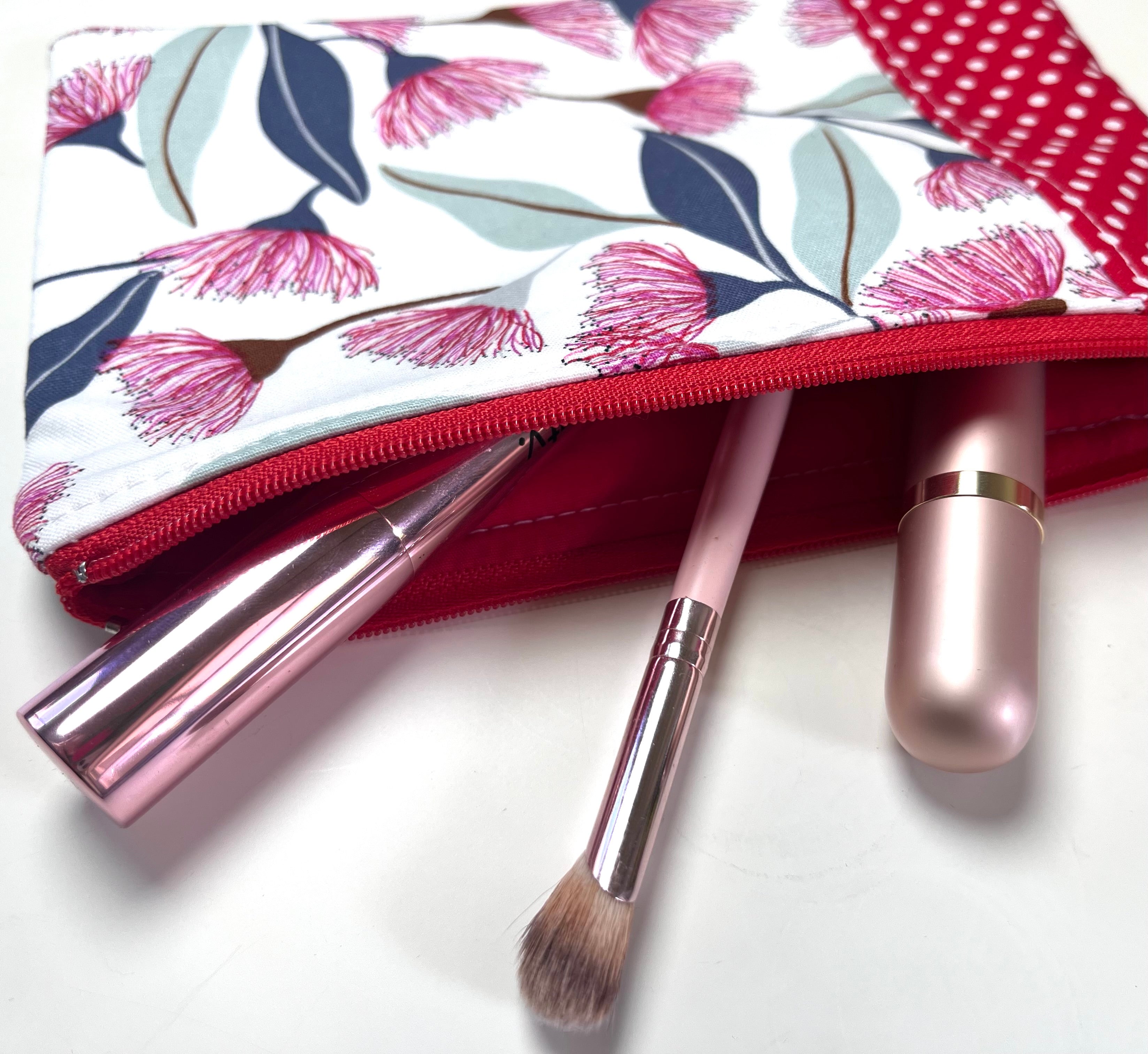 Red gum blossom purse