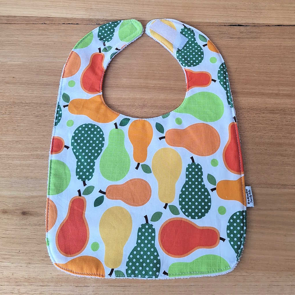 Handmade Baby Gift Set – Pear Print Bib & Washcloths