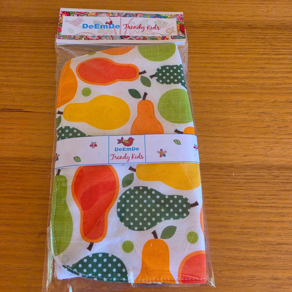 Handmade Baby Gift Set – Pear Print Bib & Washcloths