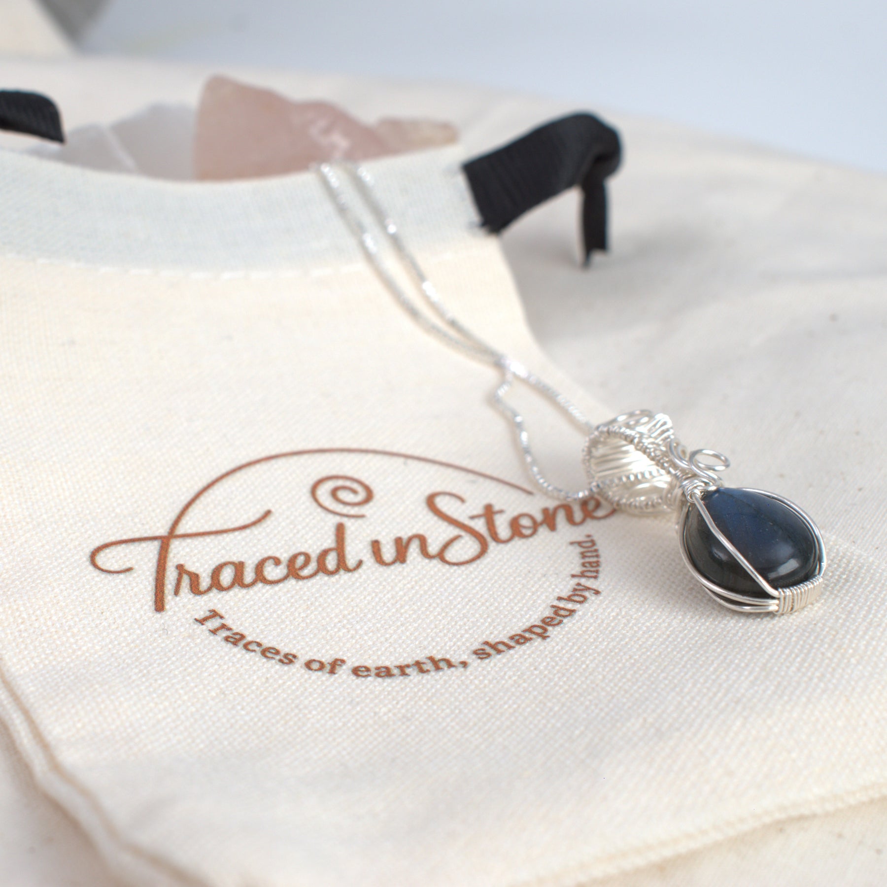 Blue Flash Labradorite Keepsake Pendant in Silver
