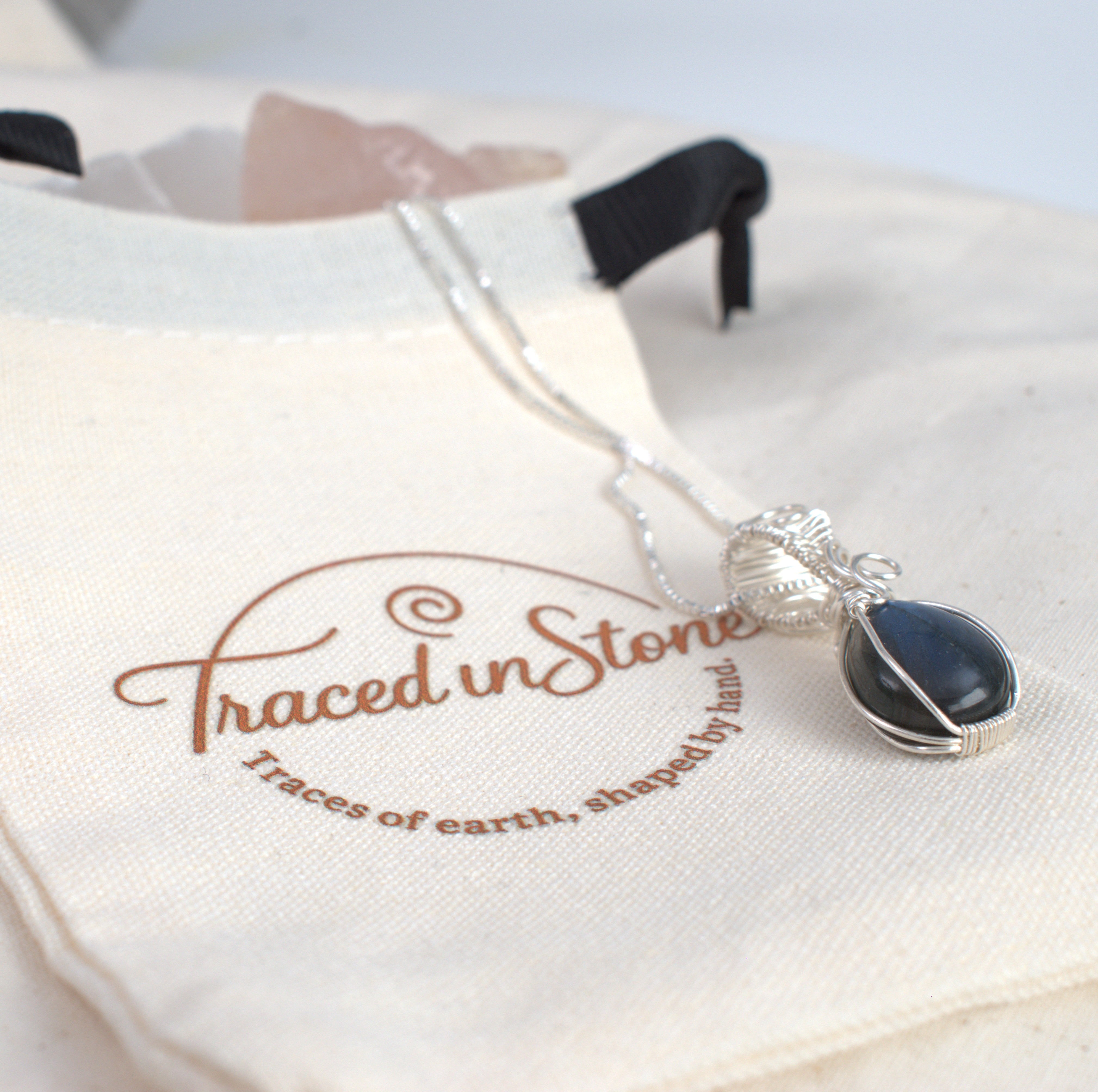 Blue Flash Labradorite Keepsake Pendant in Silver