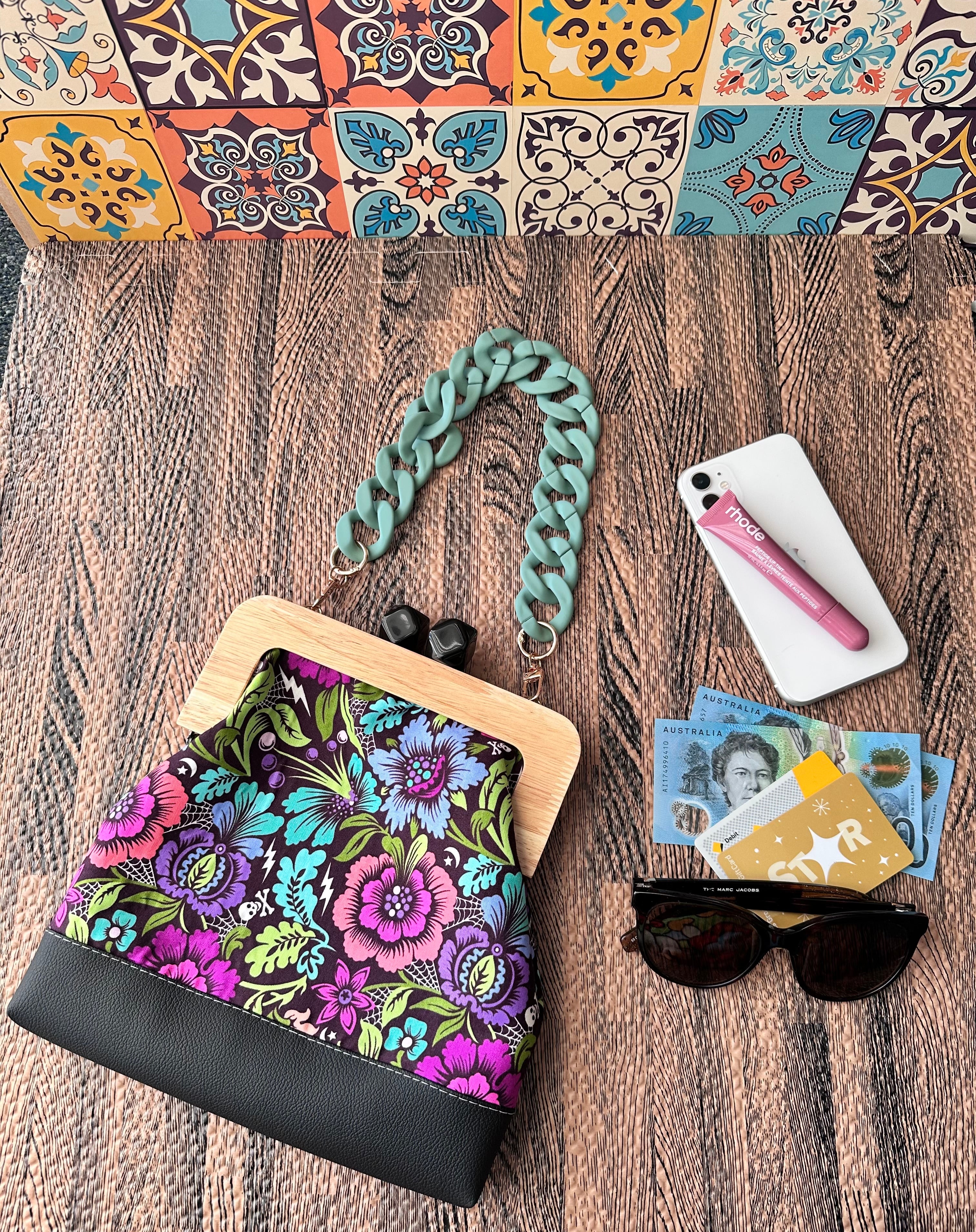 Kiss Lock Clutch With Acrylic Chain