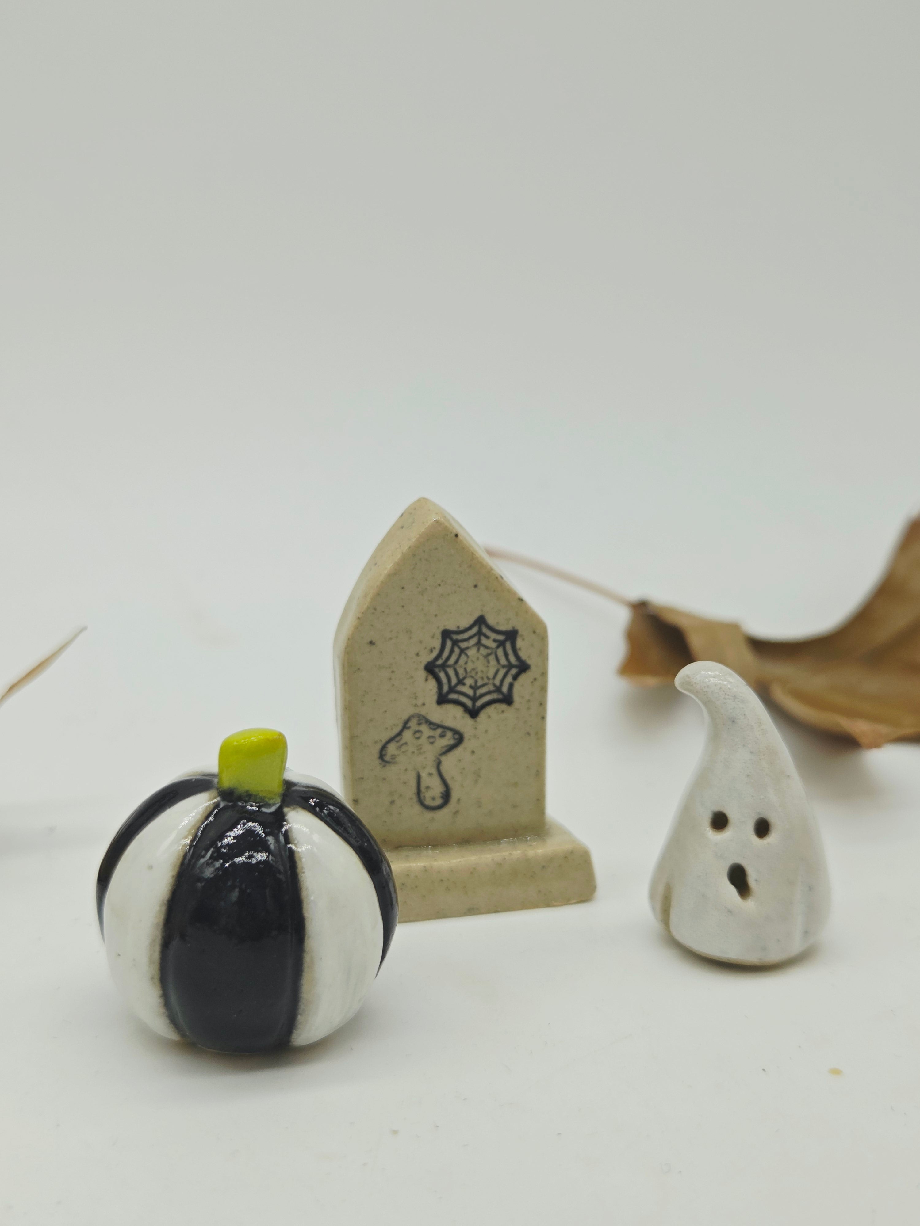 Tiny Ceramic Spooky Set 2