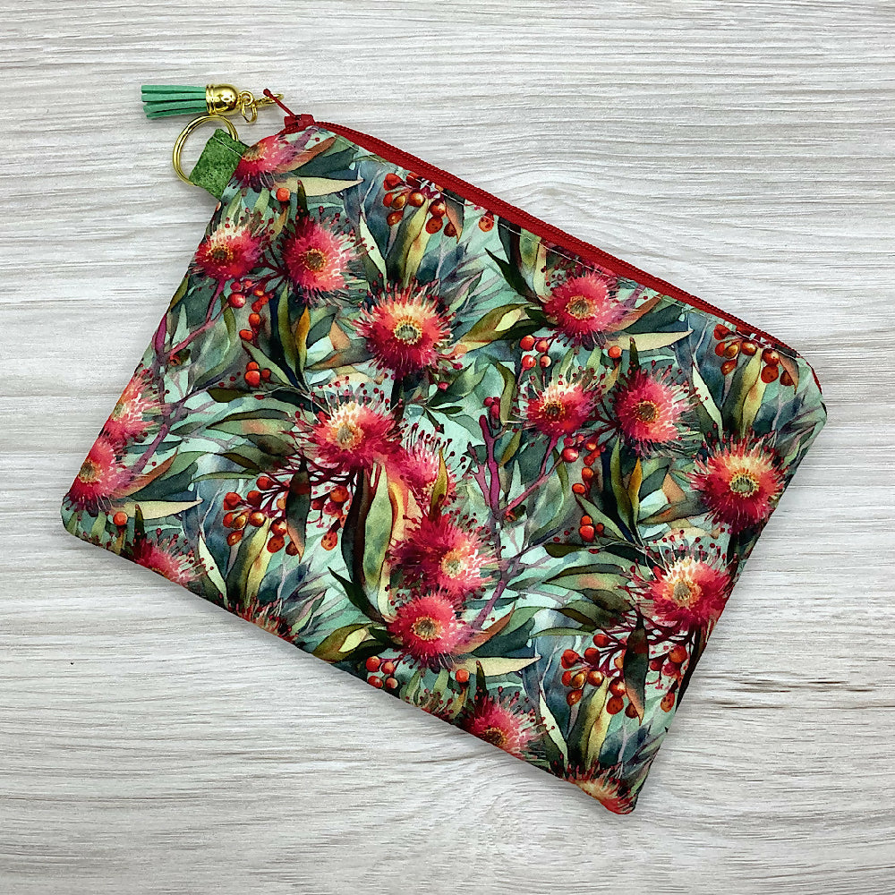 Watercolour wildflowers Zip Pouch (21cm x 16cm) Fully lined, lightly padded