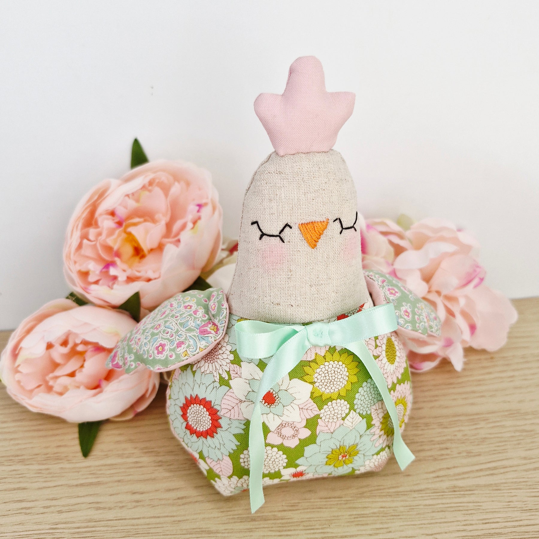 Henrietta Hen - Boogie Flower Green