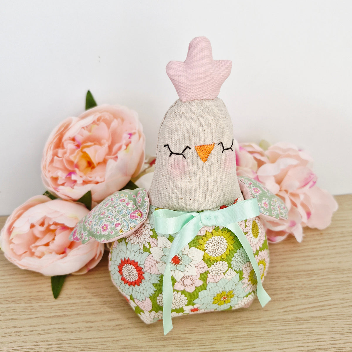 Henrietta Hen - Boogie Flower Green