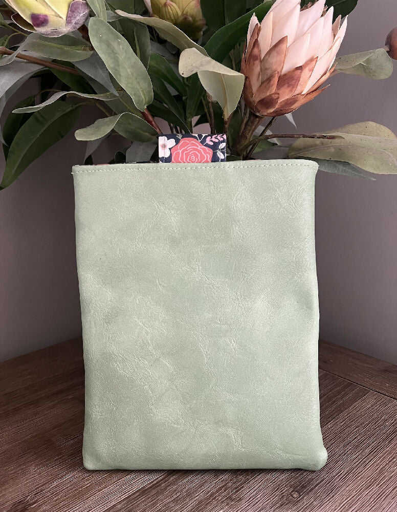 Padded Book / iPad Sleeve = Green Floral