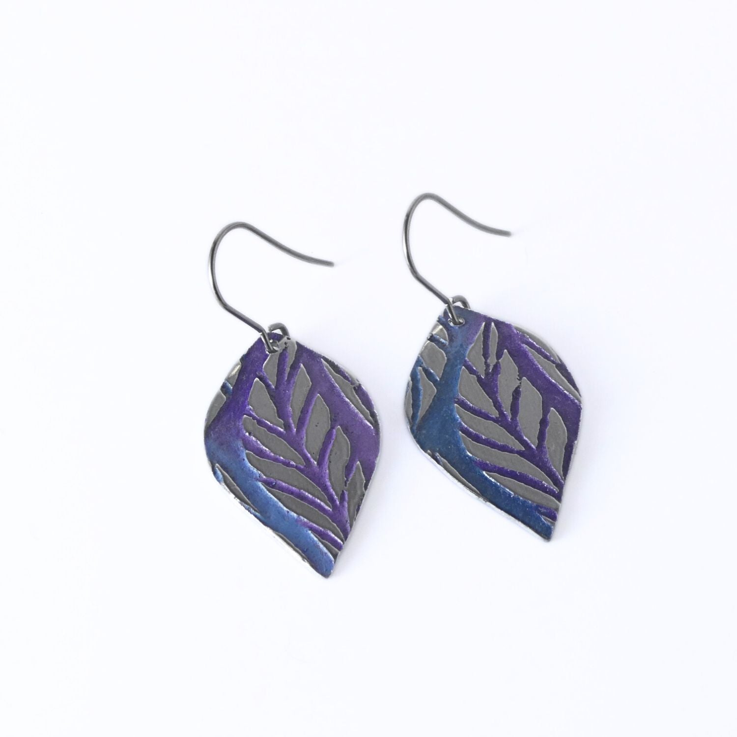 Etched and coloured aluminium earrings - Etched in Nature Collection - A240