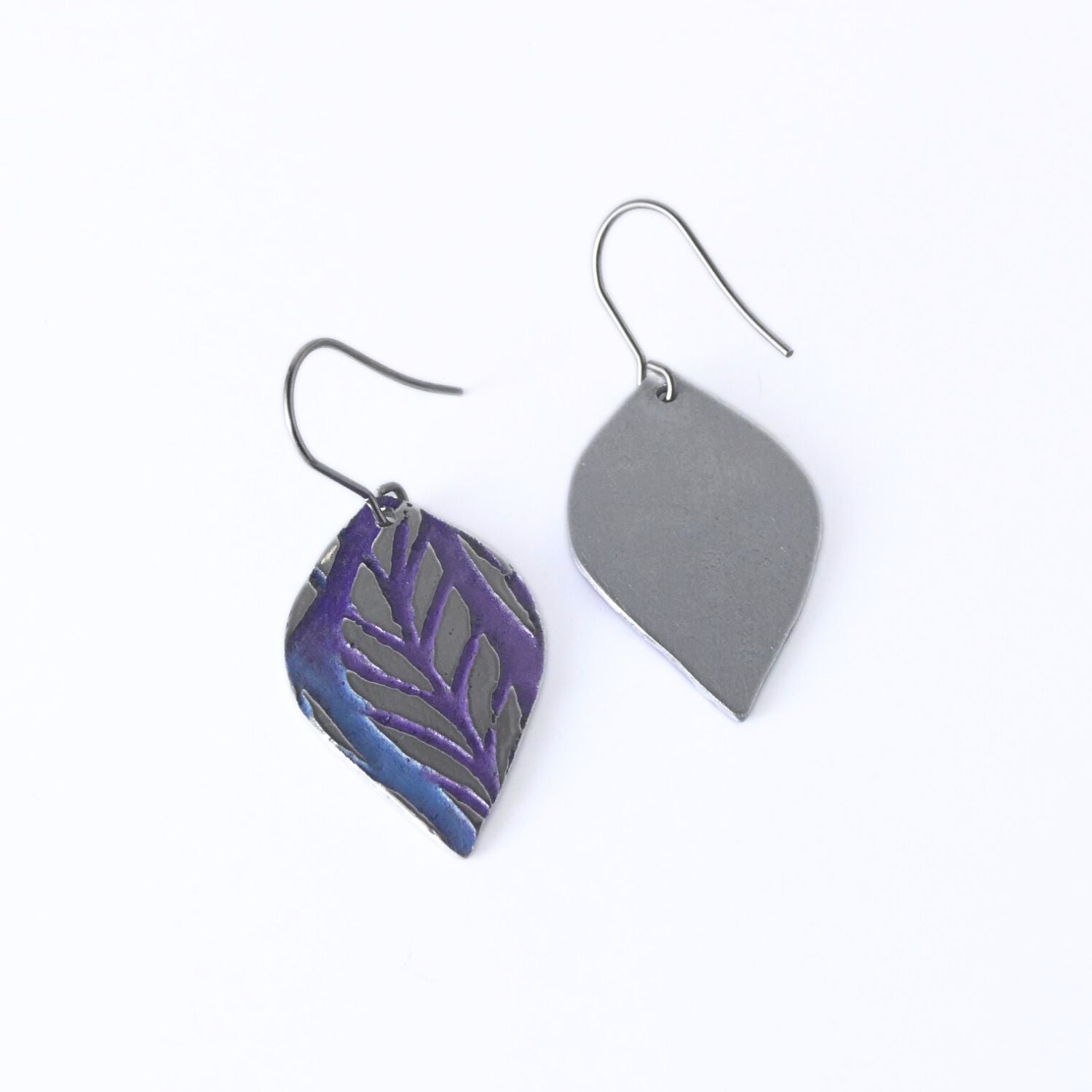 Etched and coloured aluminium earrings - Etched in Nature Collection - A240