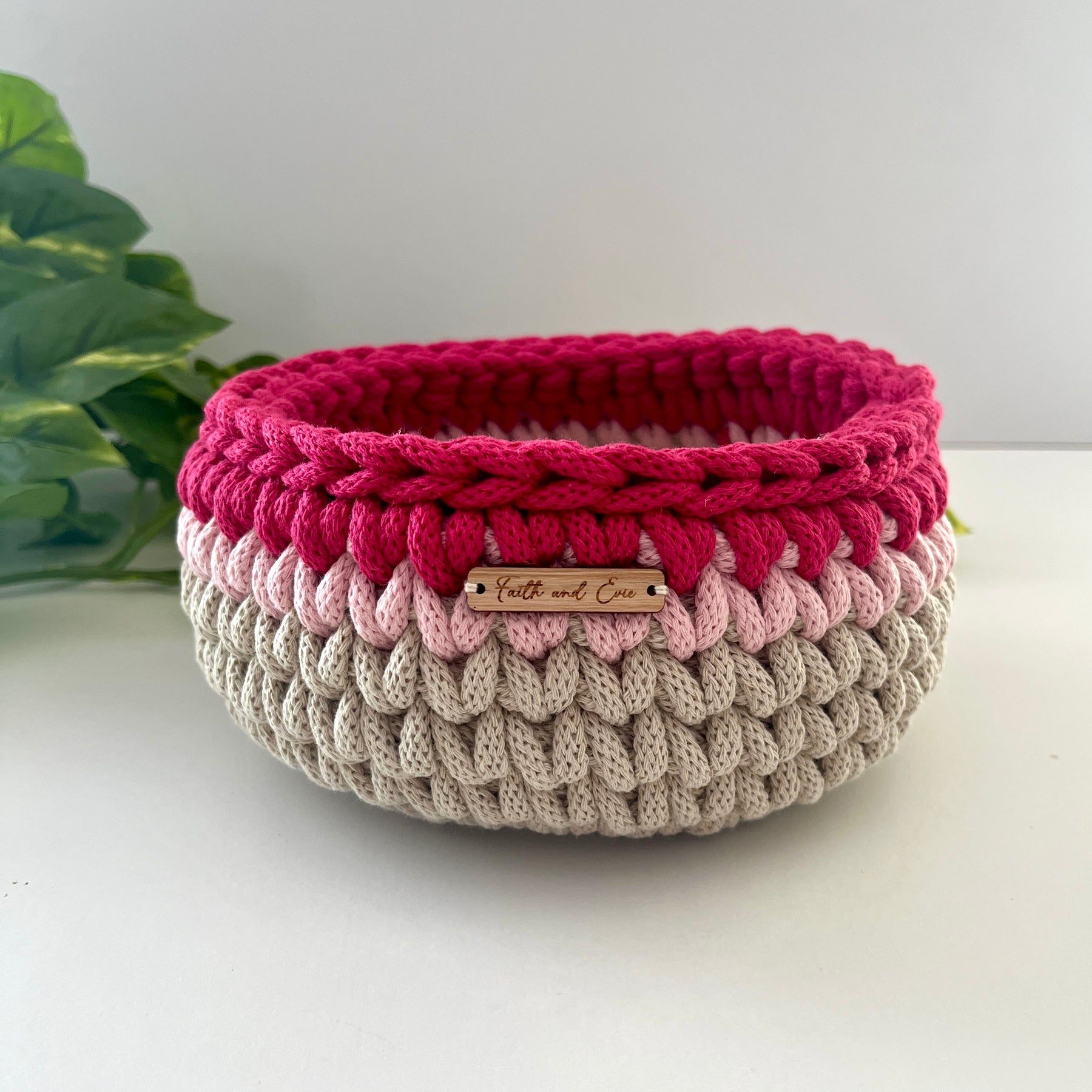 Curved crochet basket