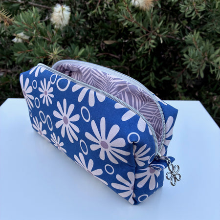 Bilby Pouch - Blue Funky Daisies lined with Leaves (Anzela Simcock)
