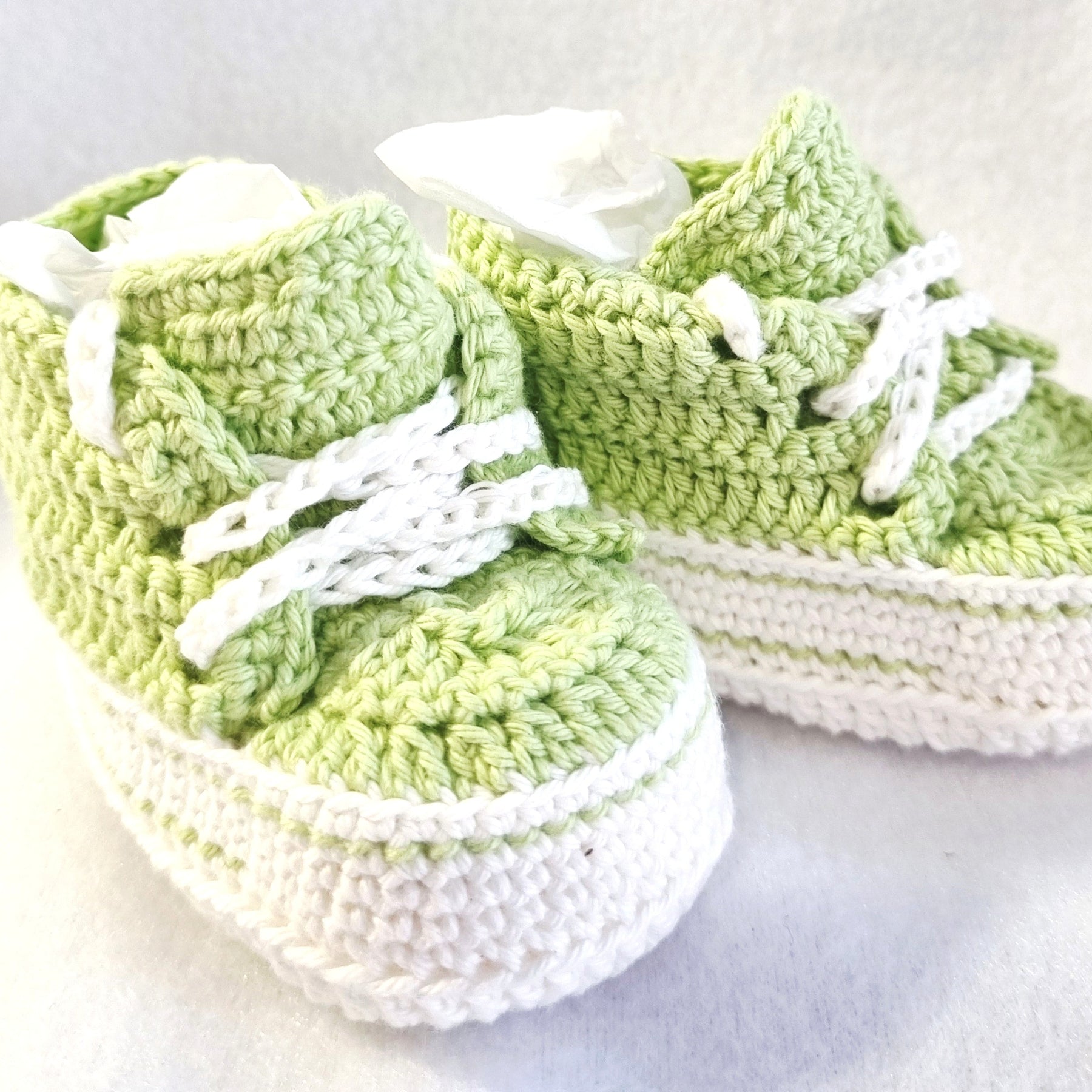 Handmade – Crochet baby shoes – various colours – fit newborn or Baby doll – BB42/1