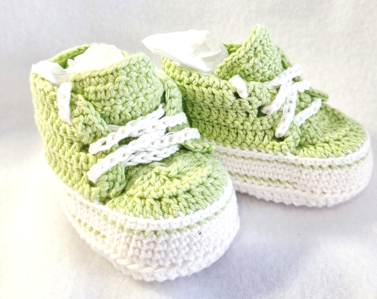 Handmade – Crochet baby shoes – various colours – fit newborn or Baby doll – BB42/1