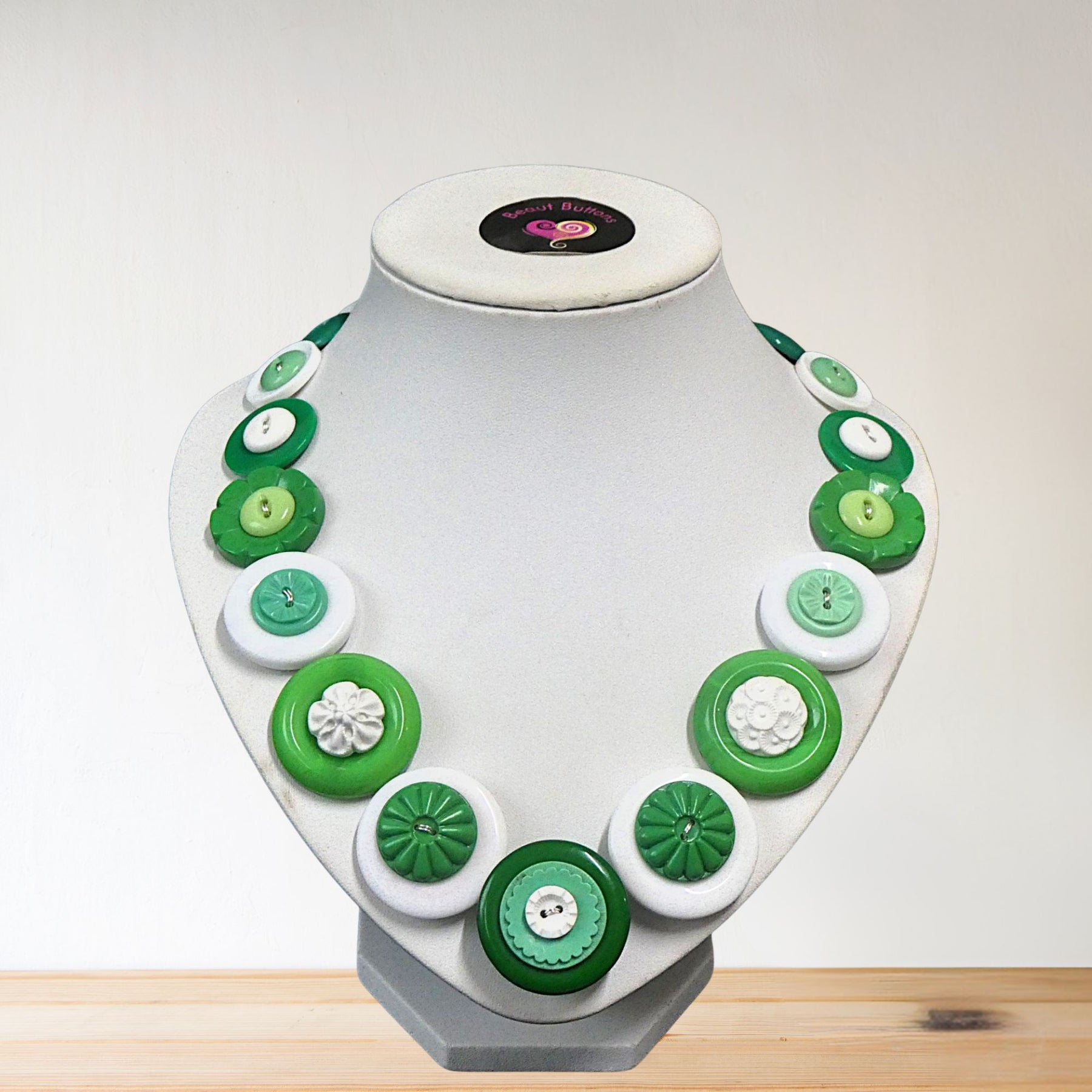 Button necklace - Green flowers