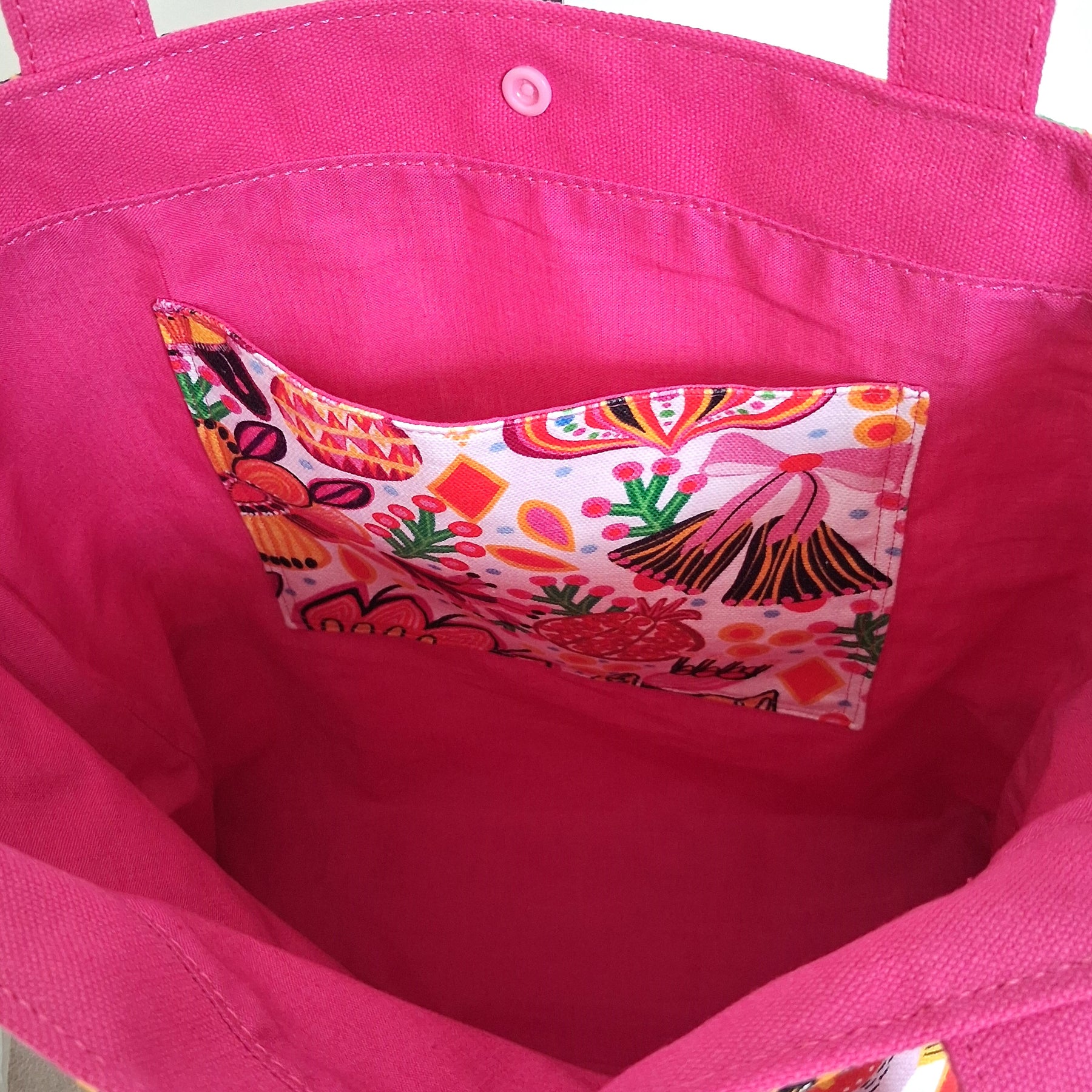 Quietly Christmas - Medium sized Tote Bag