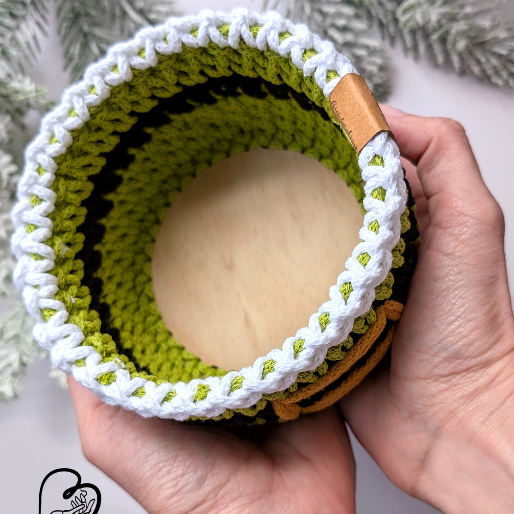 Small Grinch Basket
