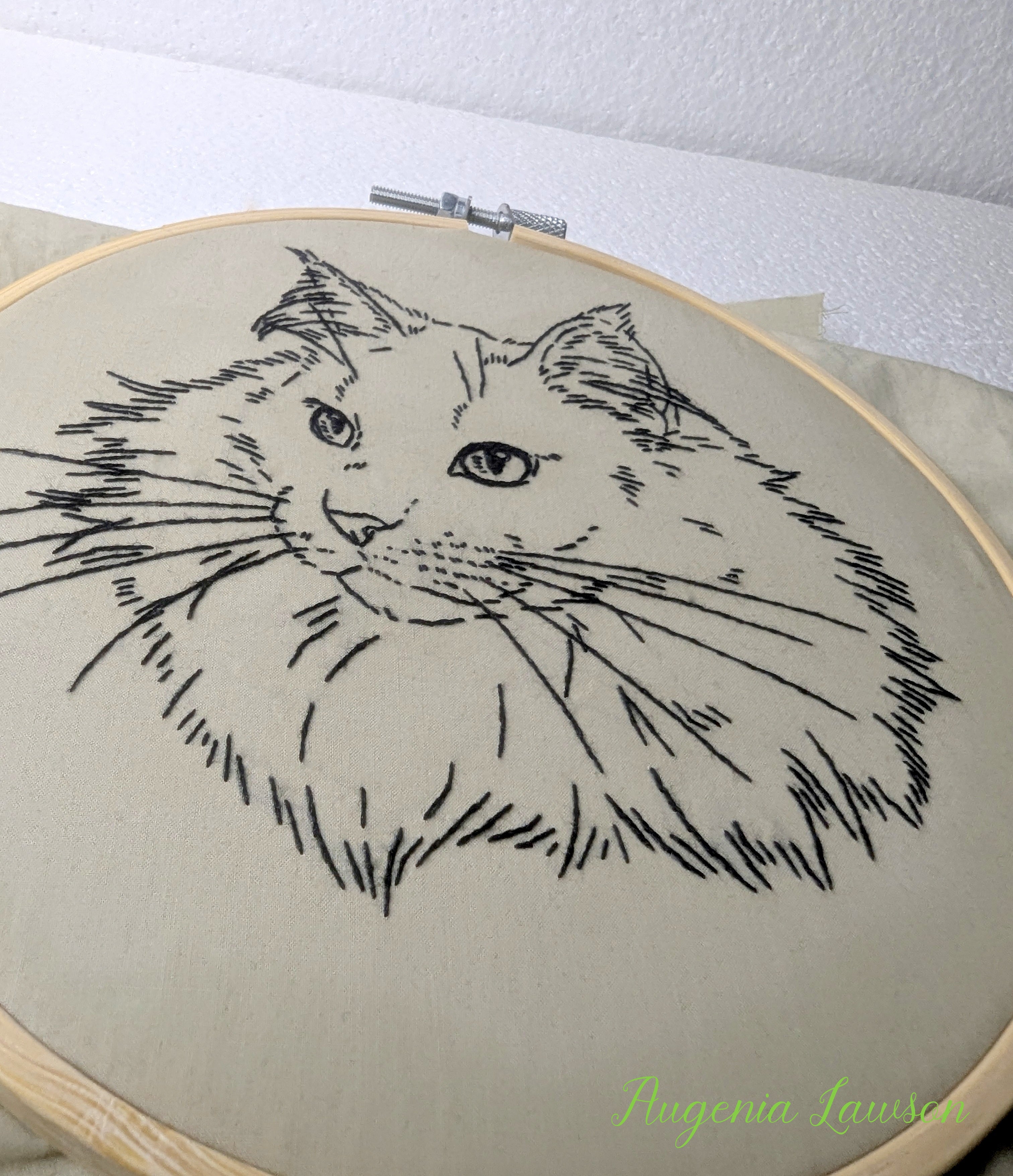 Hand-Embroidered Pet Outline Art – Cat or Dog Design – Black Thread on Neutral Fabric – Wall Hoop Decor