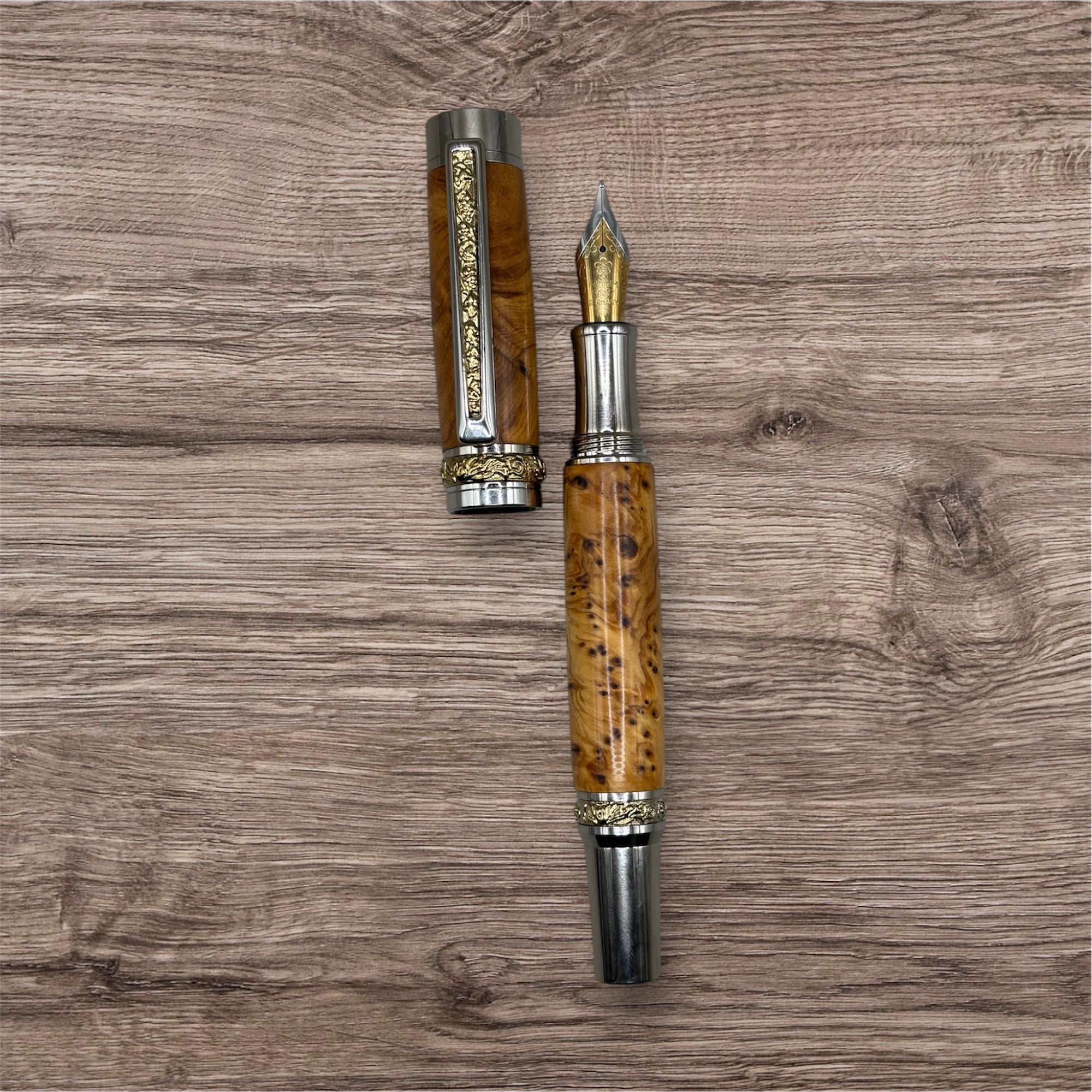 Roman Harvest Fountain Pen – White Pine Burl with Gold Accents
