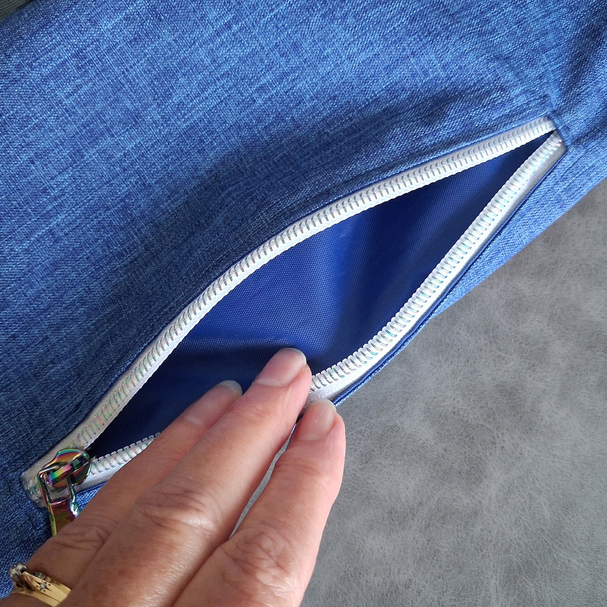 Crossbody Sling Bag – Mini Traveler – Bright Floral/Blue Contrast