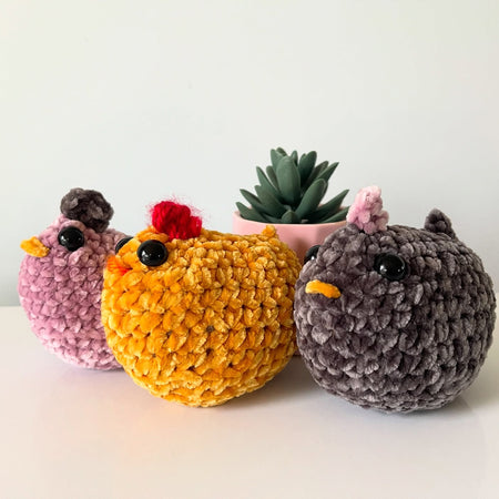 Crochet small Mable Chicken