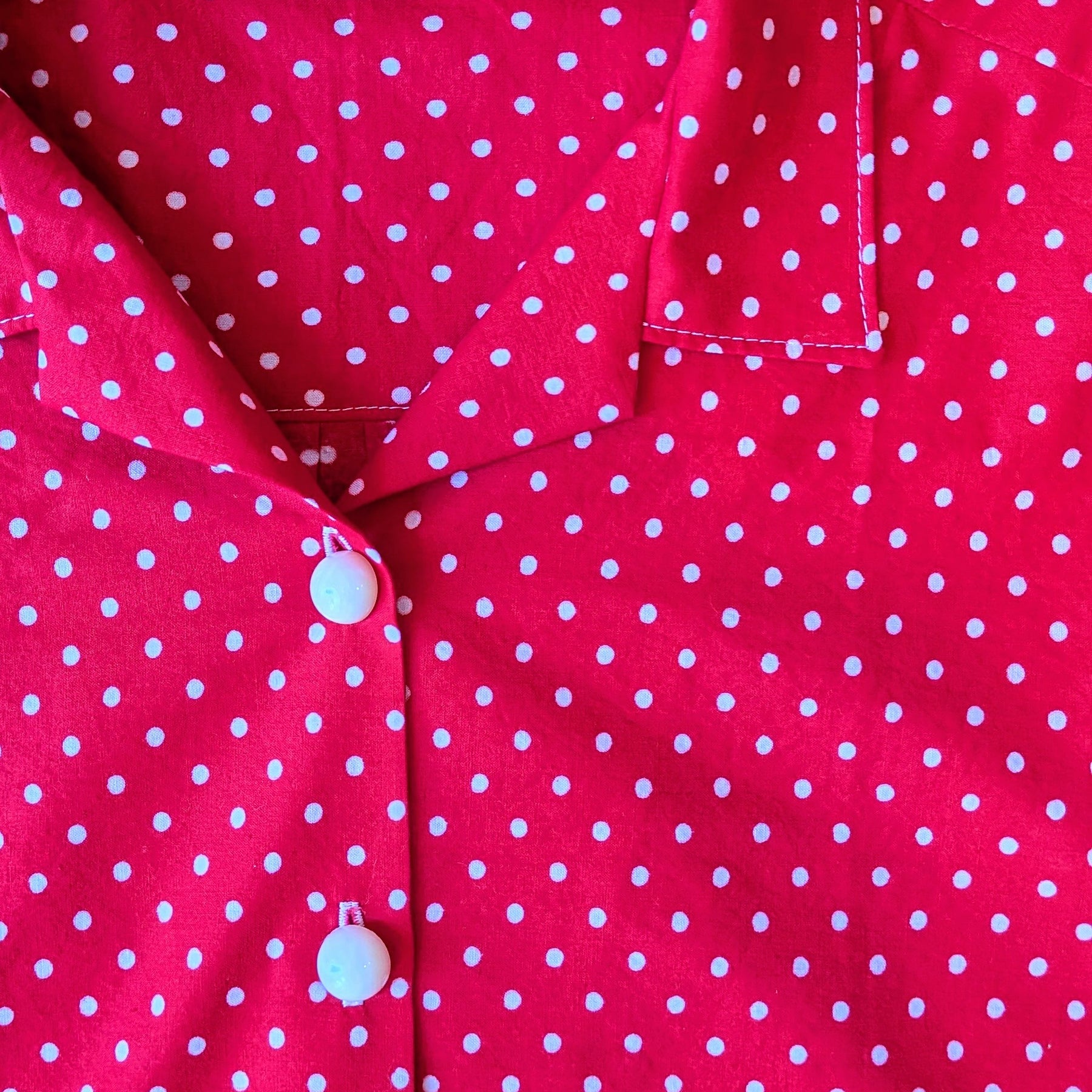 Upcycled Cotton Polka Dot Crop Button-up Shirt (Red & White / Size L)
