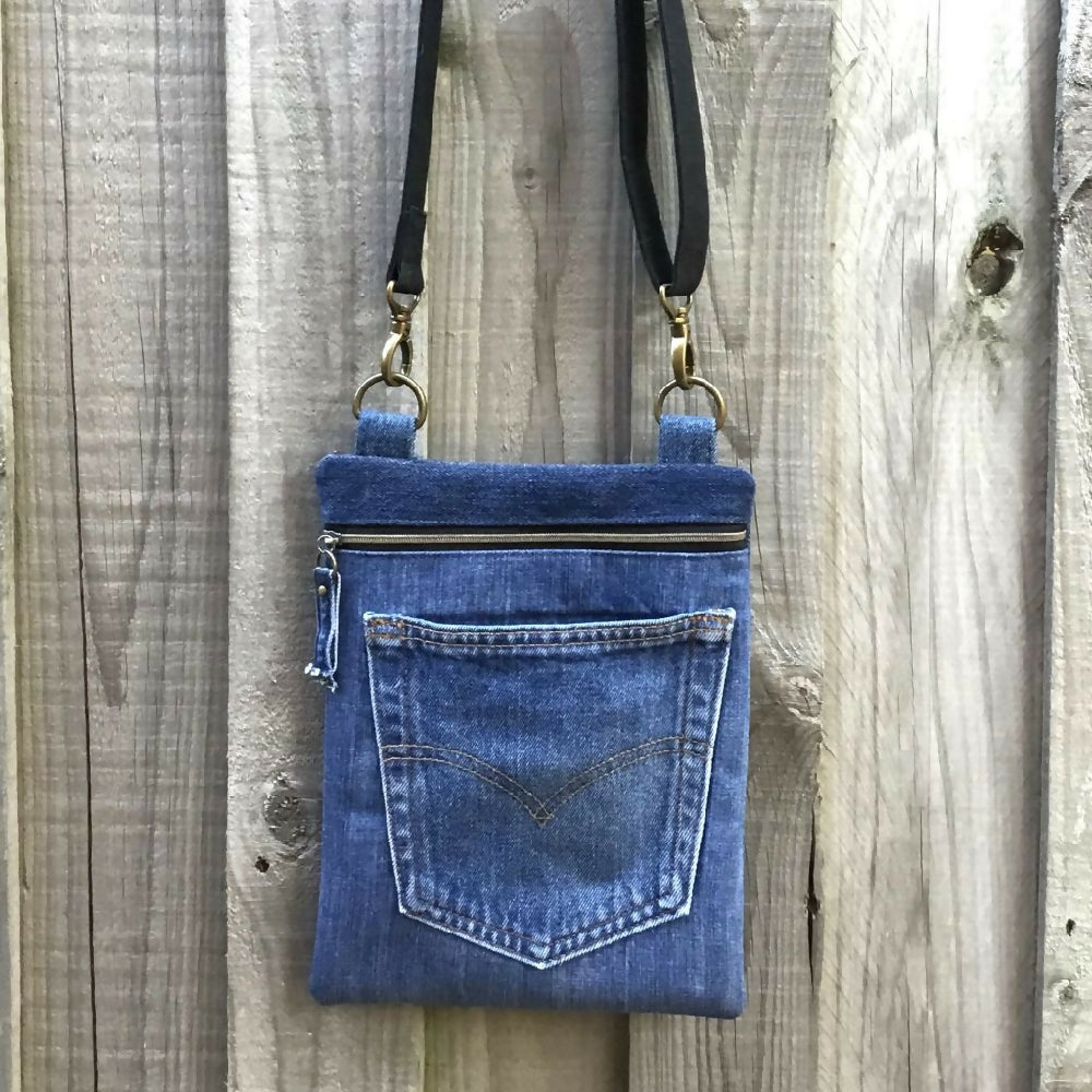 denim_crossbody_03h