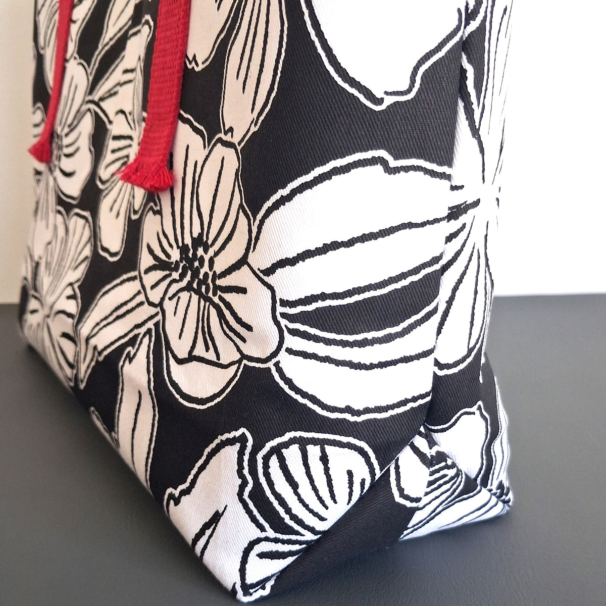 Anchored Tote - Black & White Hibiscus