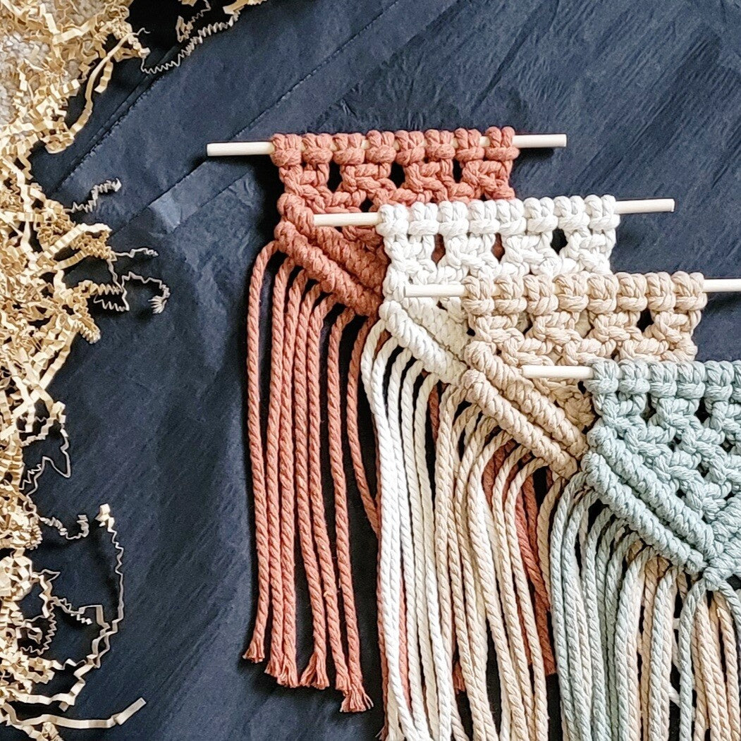 WALL HANGING | Solid Colour Mini