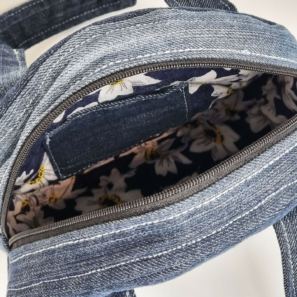 round_denim_handbag_inside