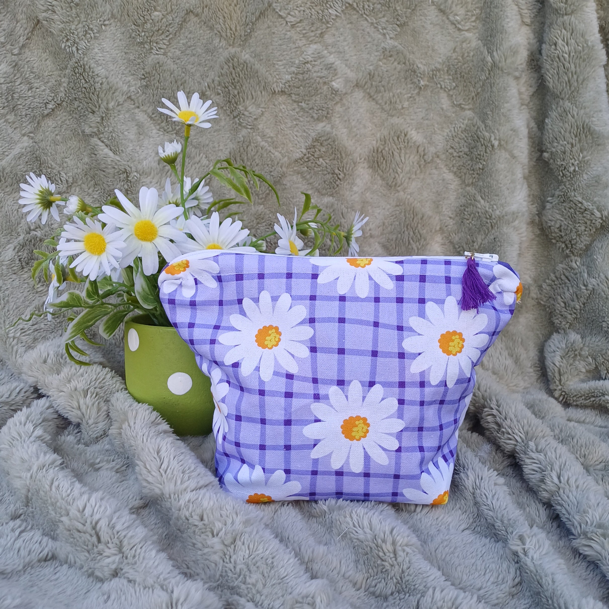 Purple Daisy Zipper Pouch
