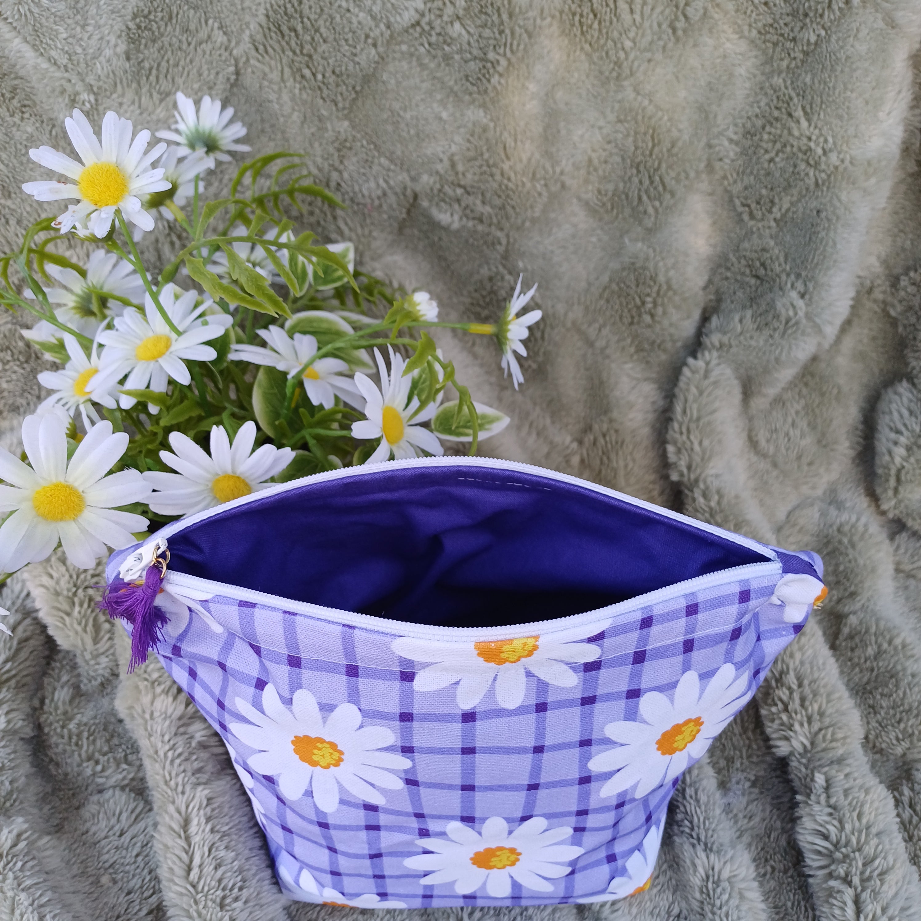 Purple Daisy Zipper Pouch