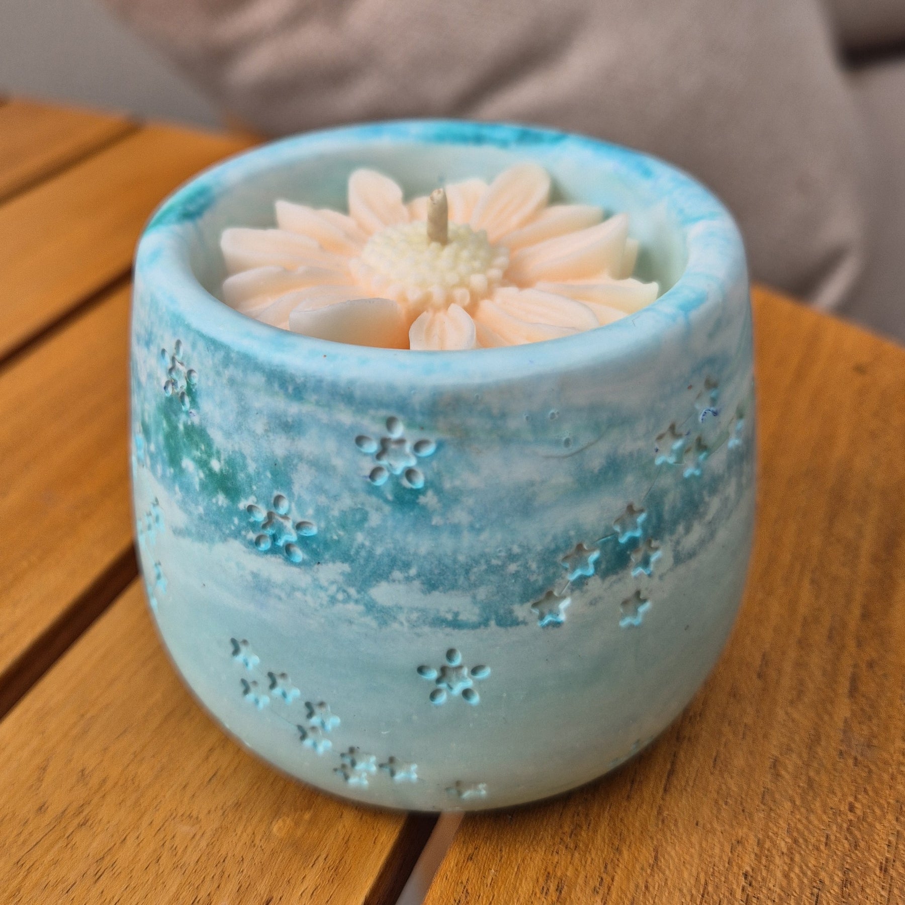 Aqua concrete tub candle with soy wax and sandalwood fragrance