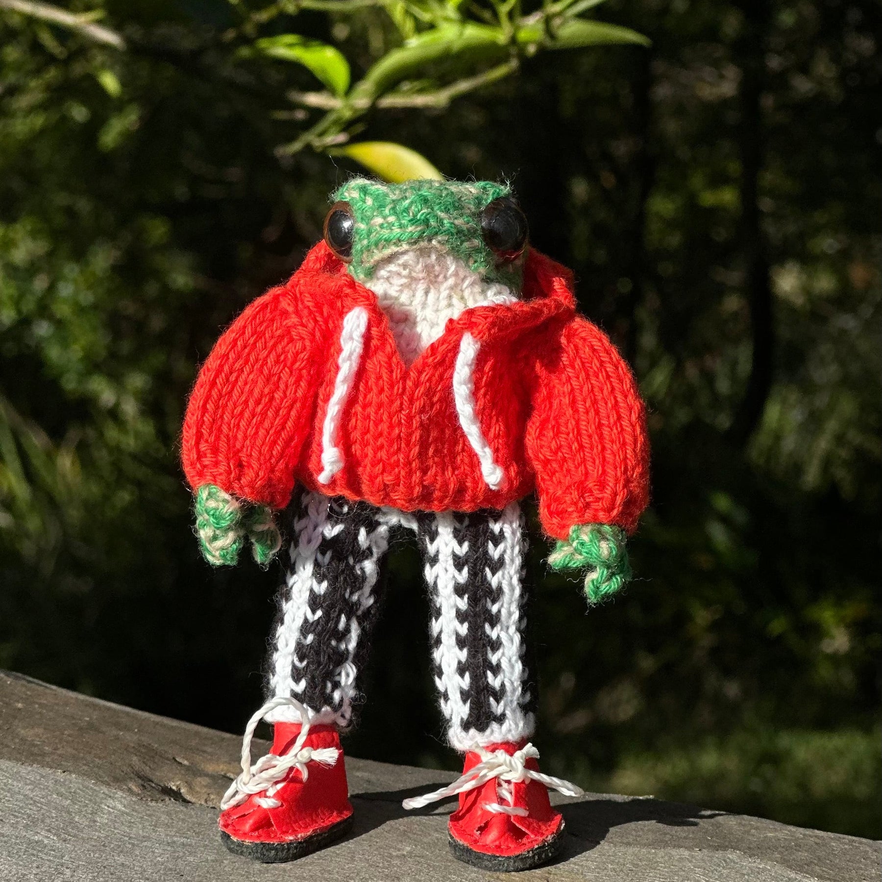 Little Knitted Frog Figurine, 12cm