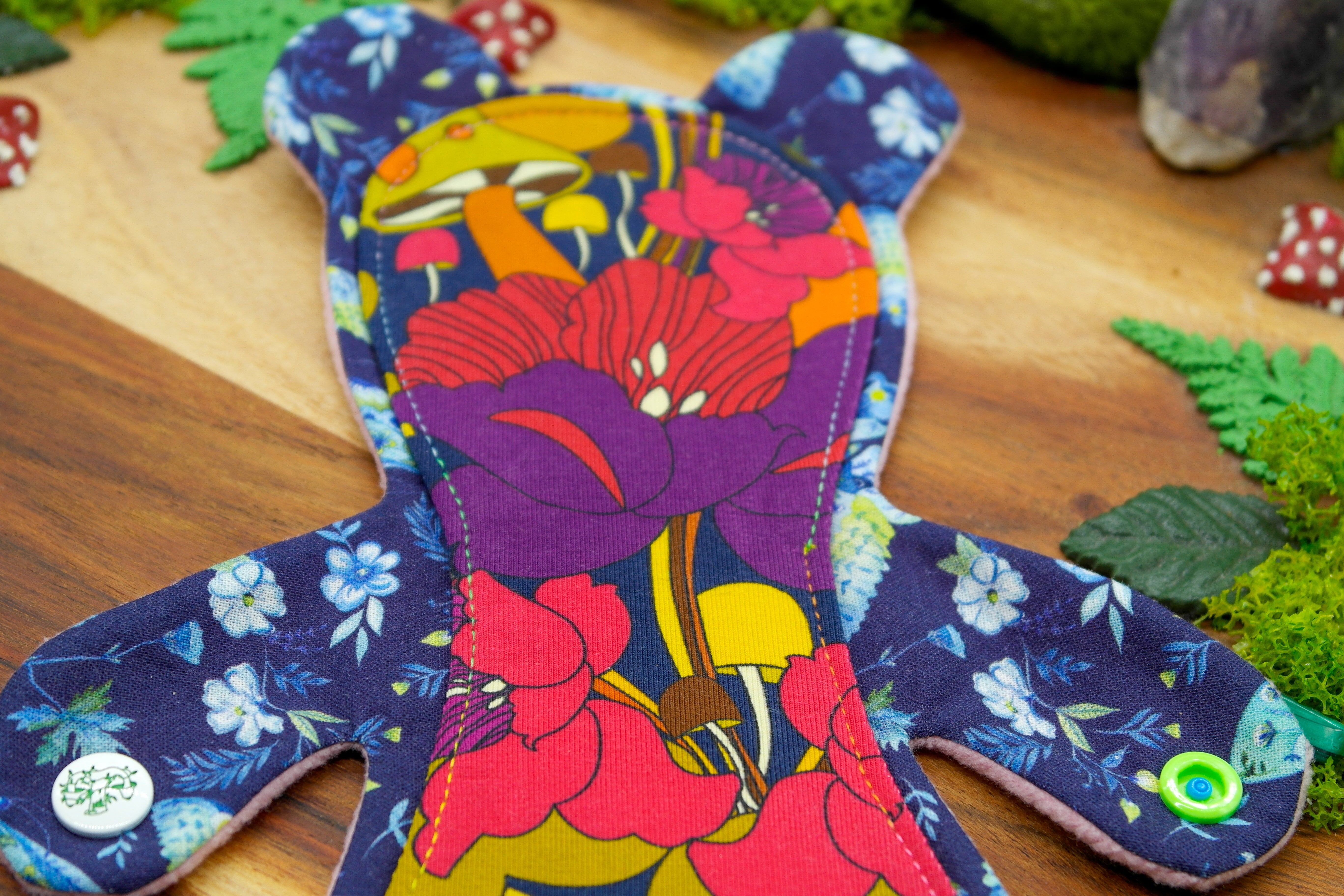 Australian handmade reusable cloth pad 10" Moderate (Goldilocks) - naturalist