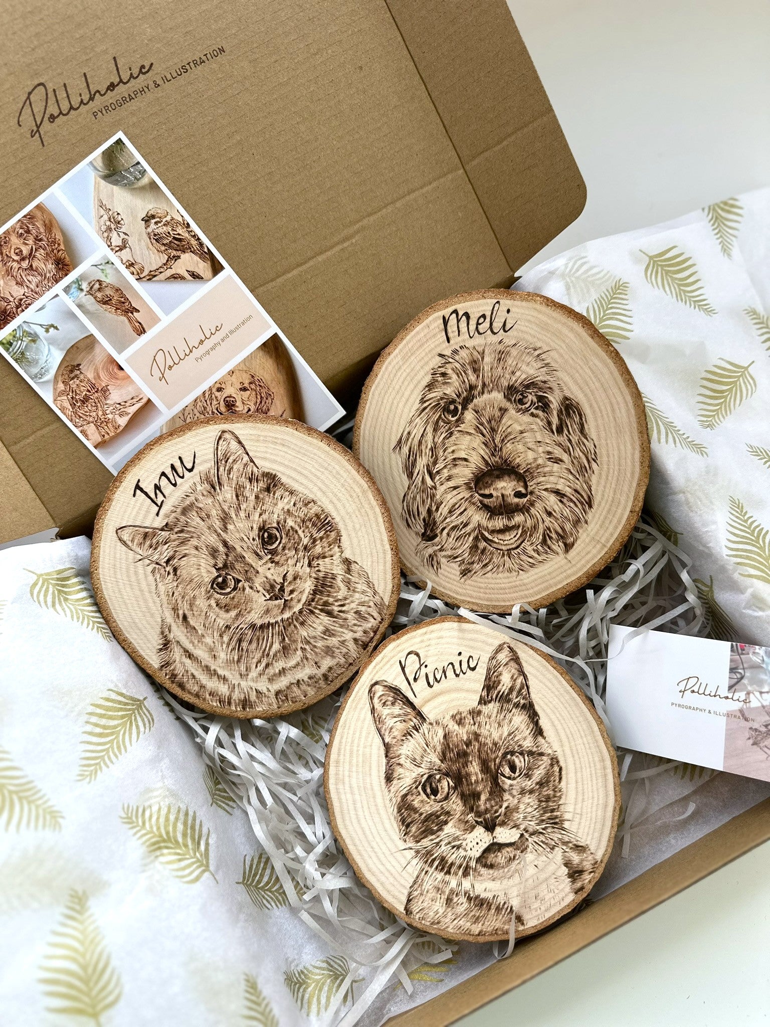 Natural Wood Circle Custom Pet Portrait – Hand-Burned Pyrography Art