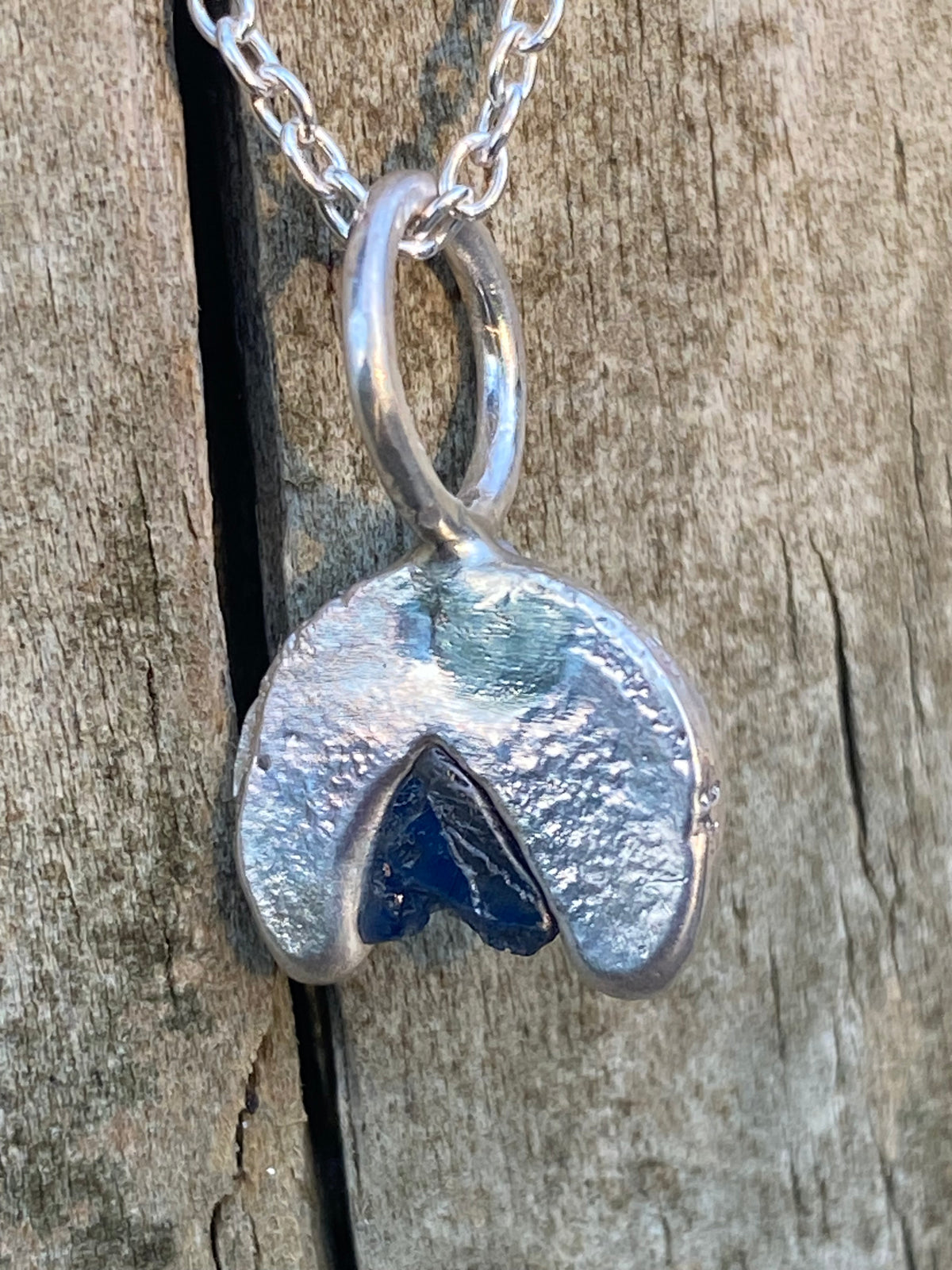 Blue Tide Rockpool Pendant – Raw Australian Sapphire and Sterling Silver