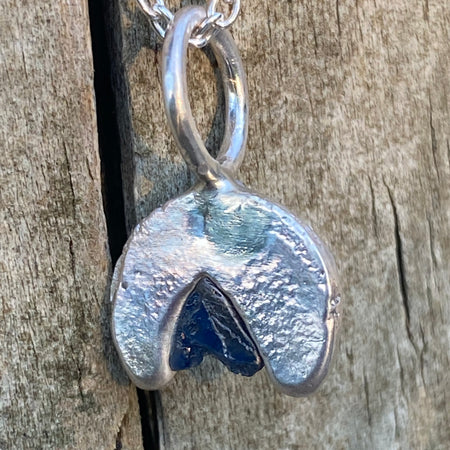 Blue Tide Rockpool Pendant – Raw Australian Sapphire and Sterling Silver