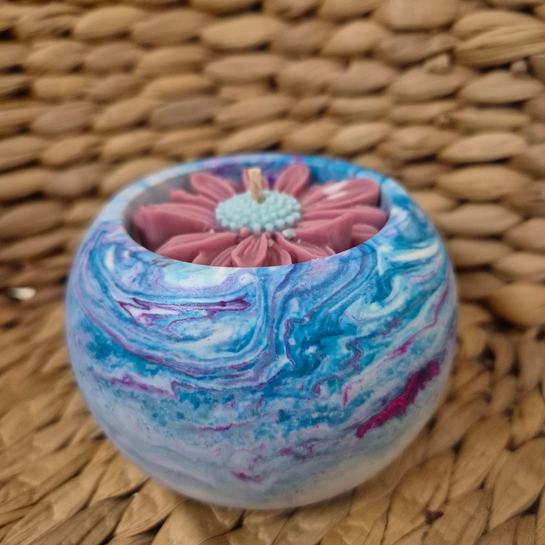 Concrete pot belly shaped bowl candle with coconut lime fragrance