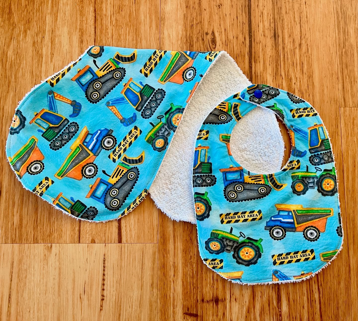 Bib'n'Burp Set