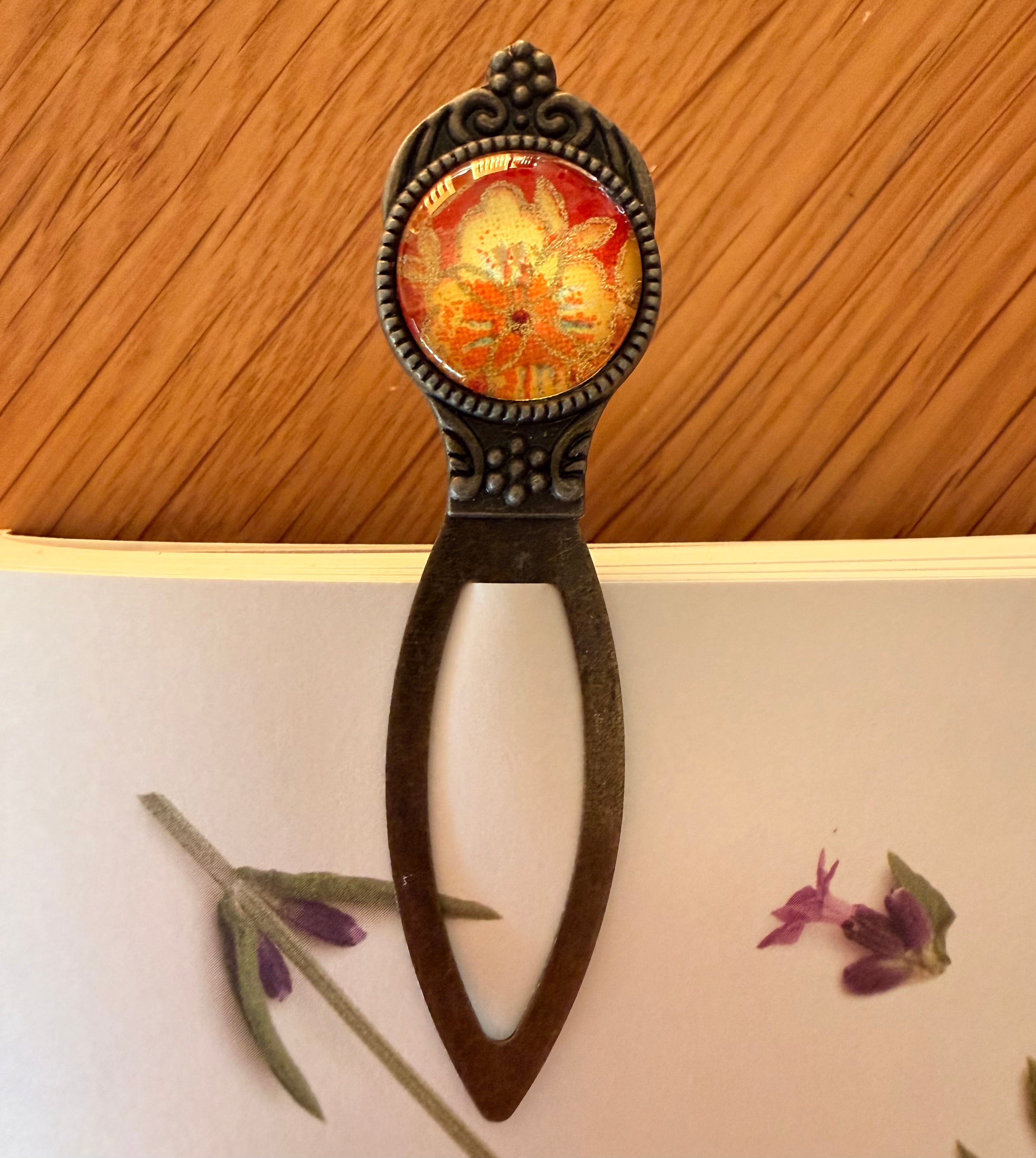 Antique Bronze Plated Flower WASHI Cabochon Bookmark