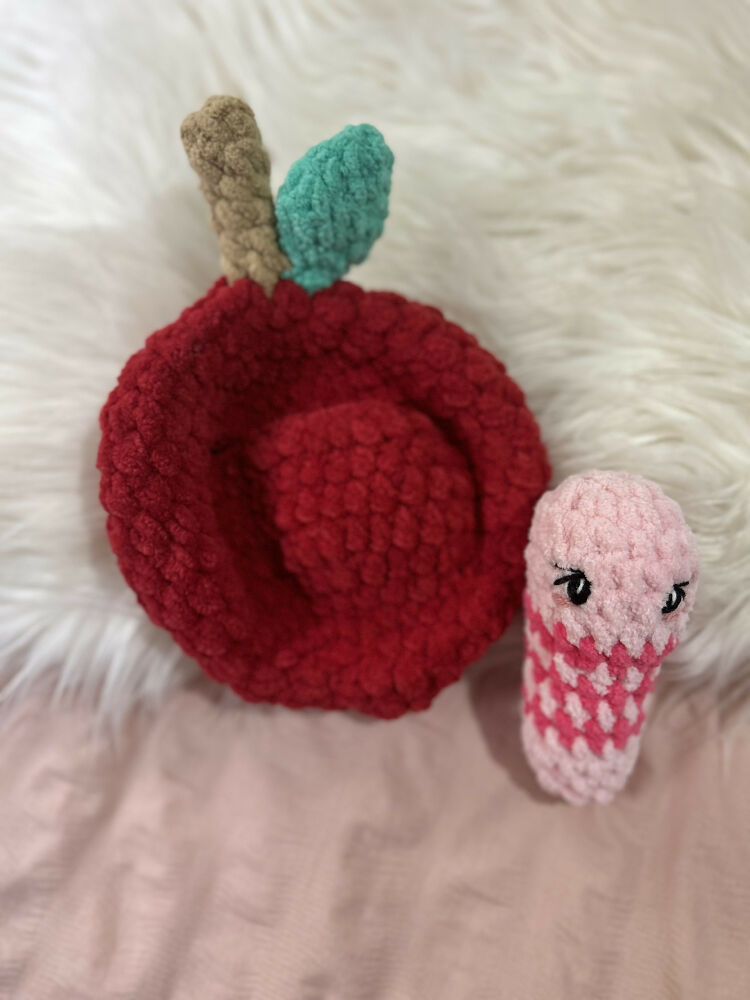 Crochet worm| Crochet sensory toy |crochet imaginative play| fine motor| educational toy