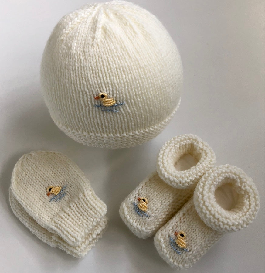 Baby gift set - little ducks - cream - hand-knitted & hand-embroidered