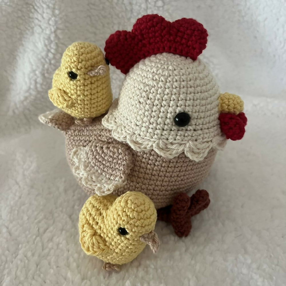 Mother hen and chicks