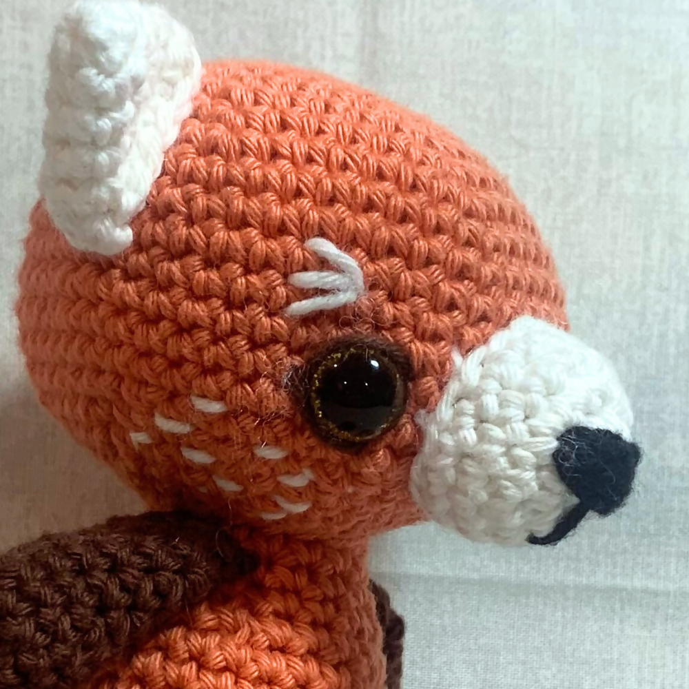 PRODUCT-1000x1000-store.zip - Crochet-red panda-closeup-thoughts-held-in-time-crochet