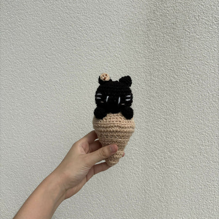 Crochet cornet kitty