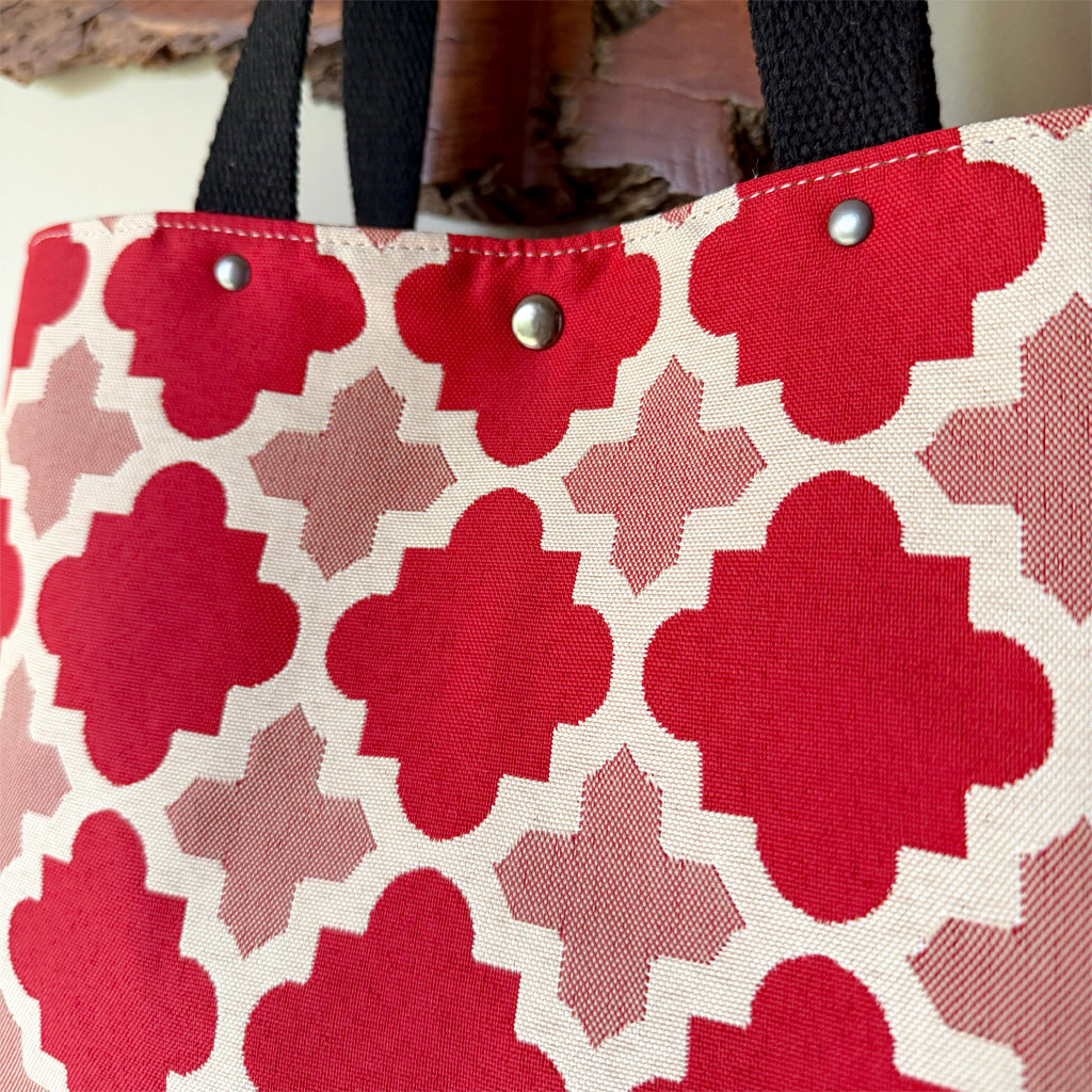 Tote bag with pockets