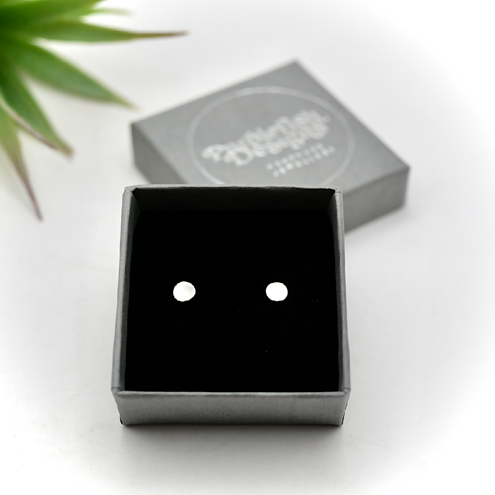 tiny dot studs sterling silver gift box sml