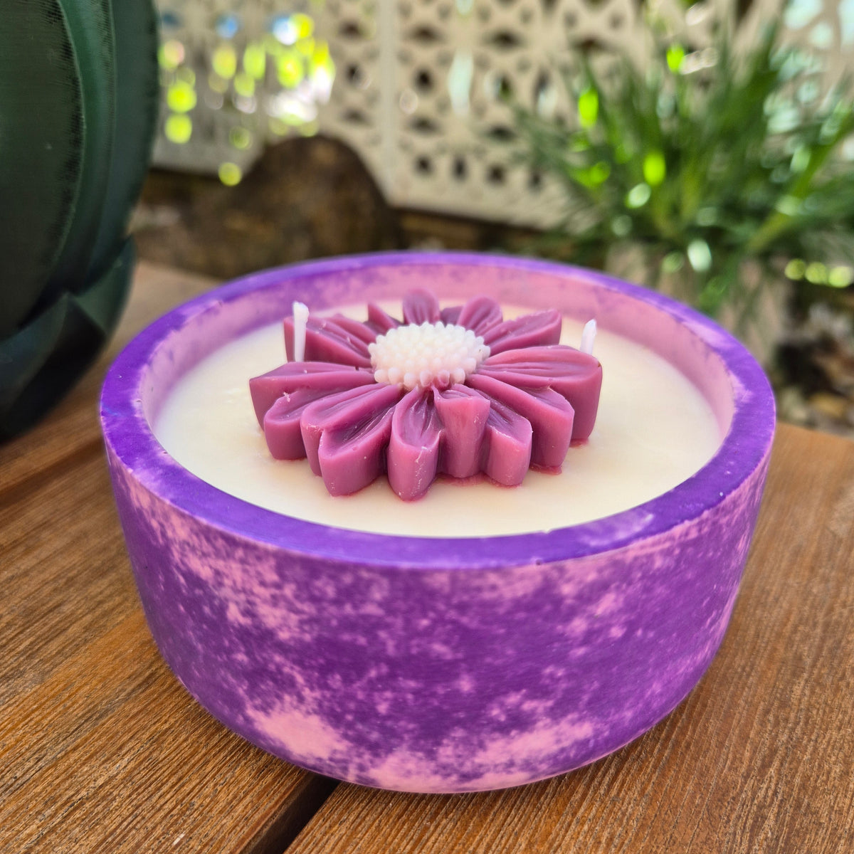 Round purple concrete bowl candle with rose soy wax daisy